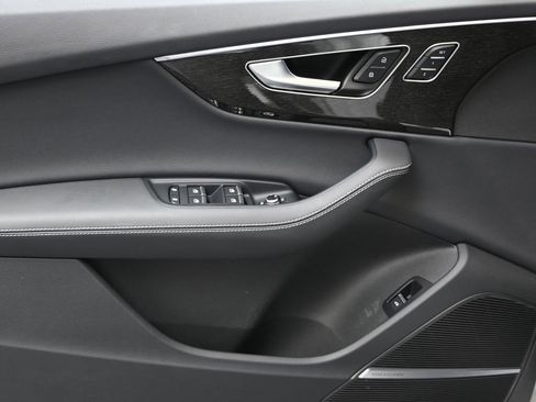 Used 2025 Audi Q7 3.0T Premium Plus w/ Premium Plus Package image 21