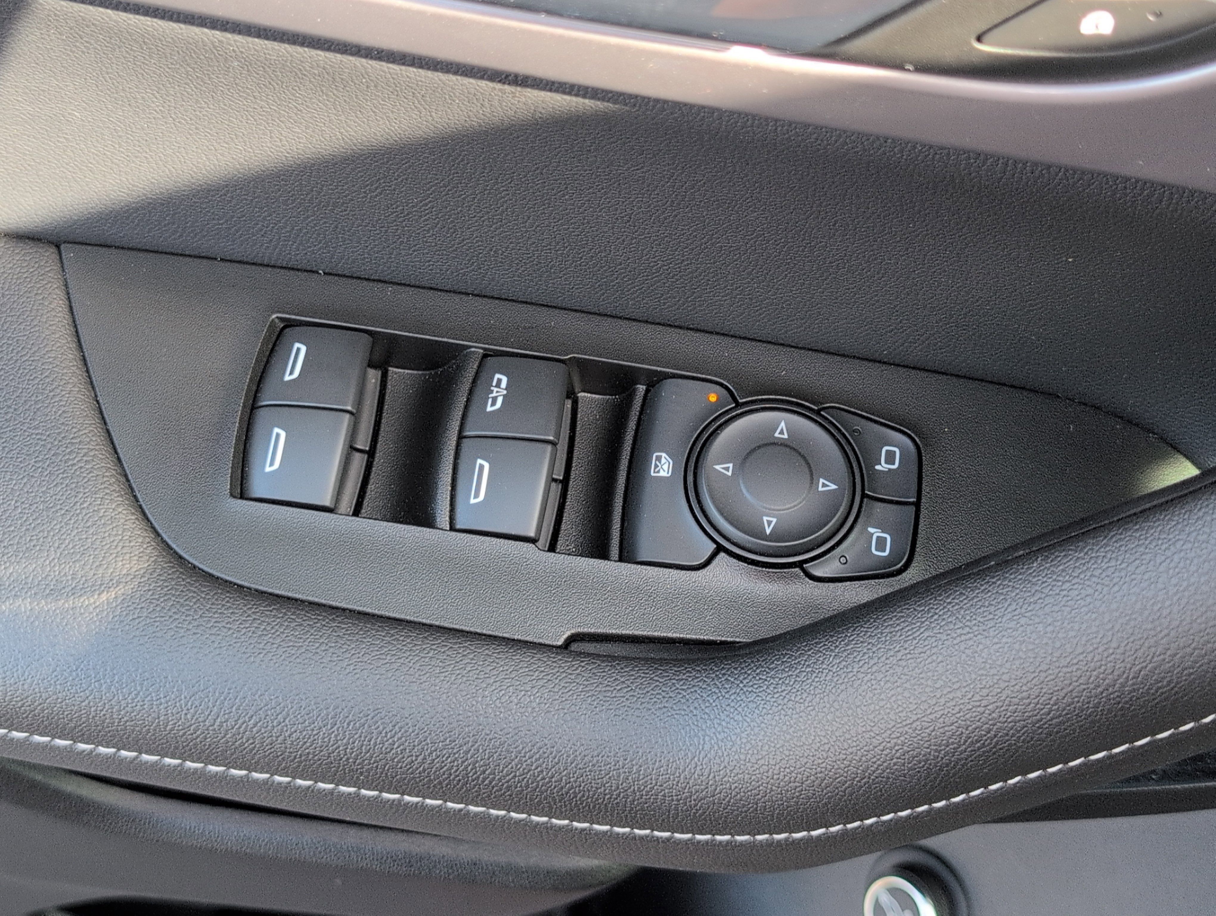 Used 2024 Chevrolet Blazer LT w/ Convenience Package FWD image 16