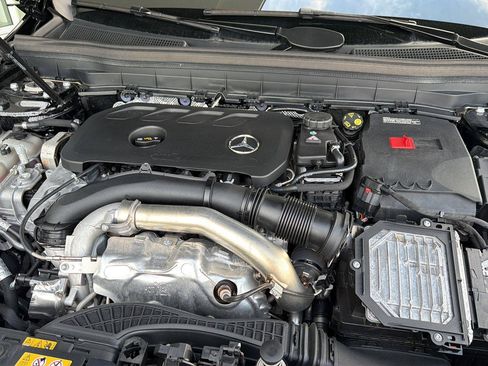 Used 2024 Mercedes-Benz GLB 250 4MATIC image 36