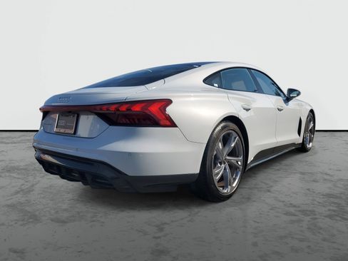 Used 2024 Audi e-tron GT Premium Plus image 4