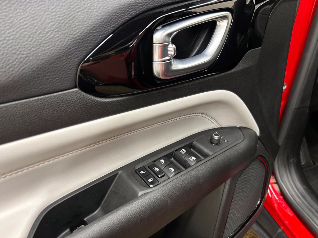 Used 2023 Jeep Compass Limited AWD/4WD image 27