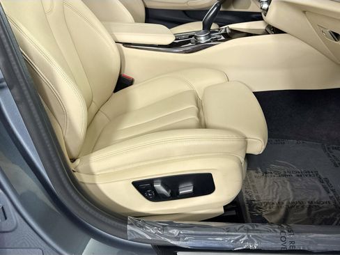Used 2020 BMW 530i xDrive w/ Convenience Package image 37