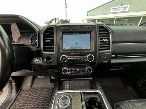Used 2018 Ford Expedition Limited w/ Equipment Group 301A AWD/4WD image 24