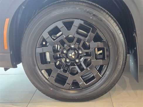 New 2025 Mitsubishi Outlander Trail Edition image 9