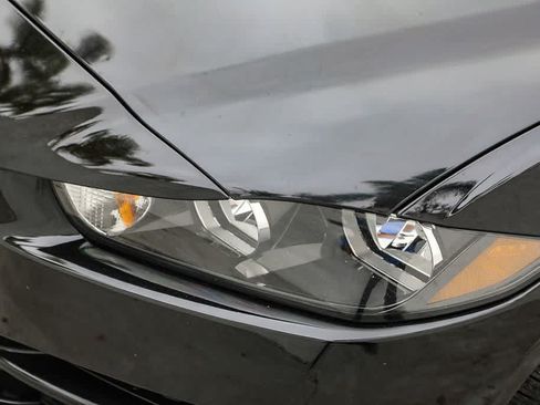 Used 2018 Jaguar XE Premium AWD/4WD image 7