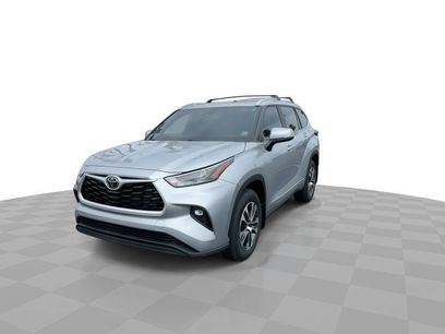 Used 2023 Toyota Highlander XLE