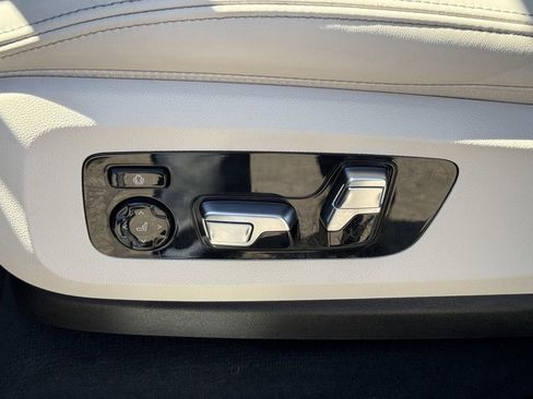 Certified 2023 BMW X7 M60i w/ Executive Package image 24