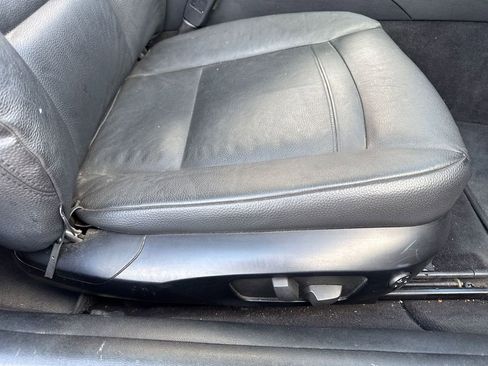 Used 2011 BMW 335i xDrive Coupe image 32