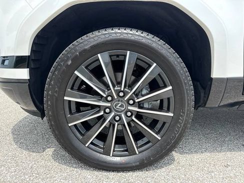 Used 2024 Lexus GX 550 w/ Accessory Package (2T) AWD/4WD image 41