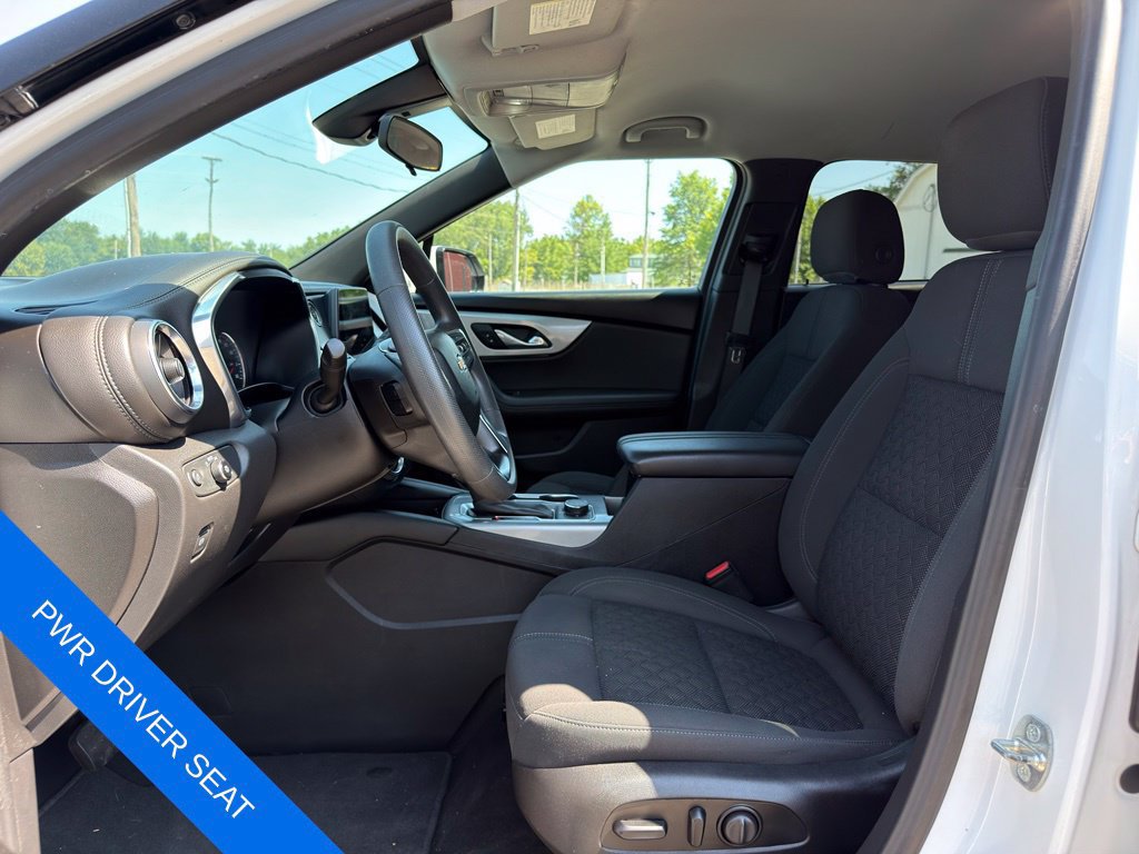 Used 2021 Chevrolet Blazer LT w/ LPO, Cargo Package FWD image 2