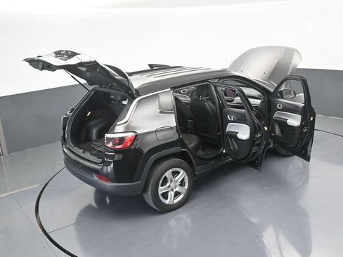 Used 2024 Jeep Compass Latitude image 65