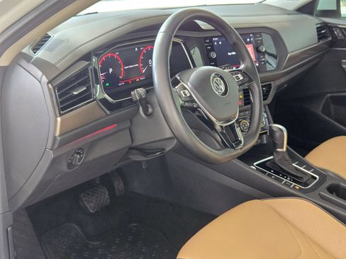 Used 2019 Volkswagen Jetta SEL Premium FWD image 14