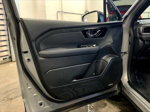 Certified 2025 Subaru Forester Limited image 21