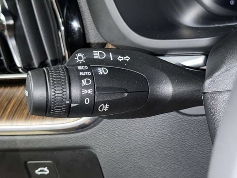 Used 2023 Volvo XC60 B5 Plus w/ Climate Package AWD/4WD image 28