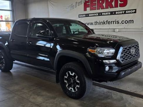 Used 2023 Toyota Tacoma TRD Off-Road image 9