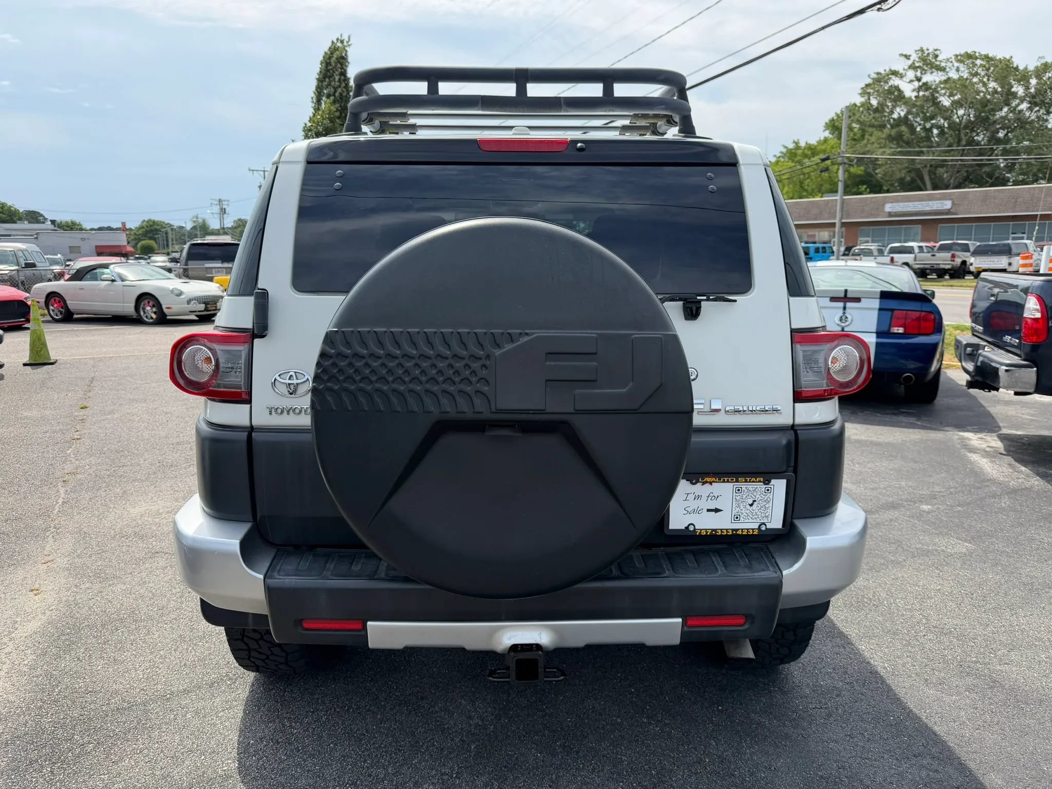 Used 2014 Toyota FJ Cruiser 4WD w/ Convenience Package image 4
