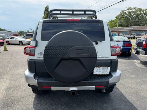 Used 2014 Toyota FJ Cruiser 4WD w/ Convenience Package image 4