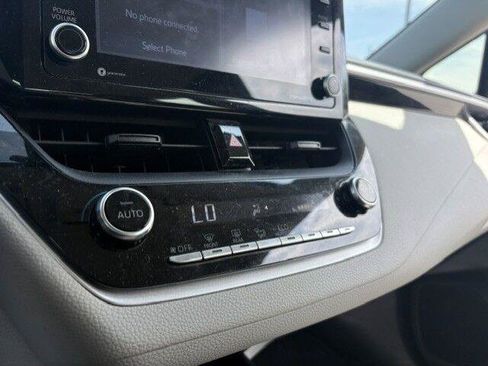 Used 2022 Toyota Corolla LE FWD image 7