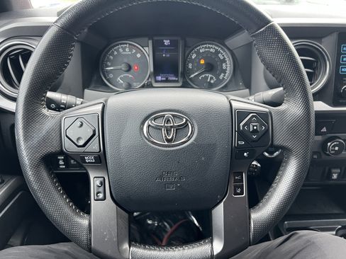 Used 2019 Toyota Tacoma TRD Off-Road image 42