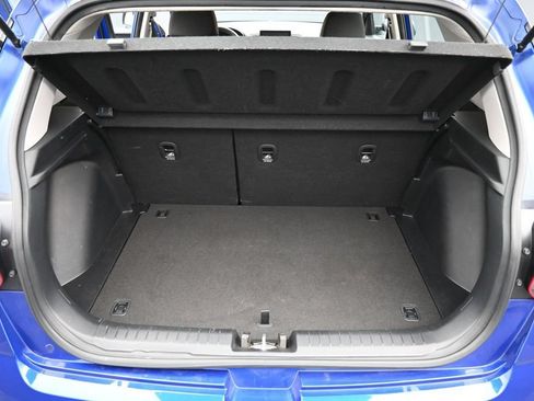 Used 2025 Hyundai Venue SEL FWD image 14