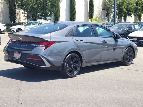New 2026 Hyundai Elantra SEL Sport FWD image 4