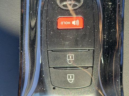 Used 2026 Toyota Corolla Cross LE FWD image 33
