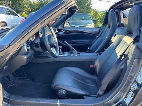 Used 2019 MAZDA MX-5 Miata RF Grand Touring image 30