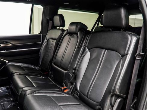 Used 2024 Jeep Wagoneer L Series II w/ Flexible Seating Group AWD/4WD image 38