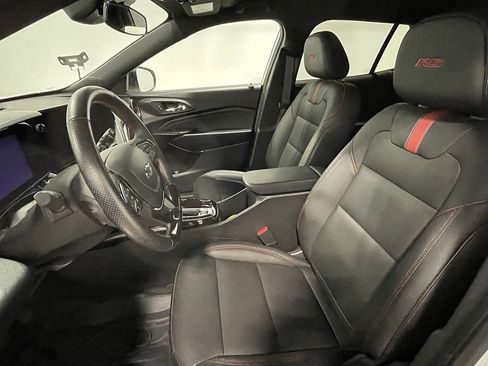Used 2024 Chevrolet Trax RS image 3