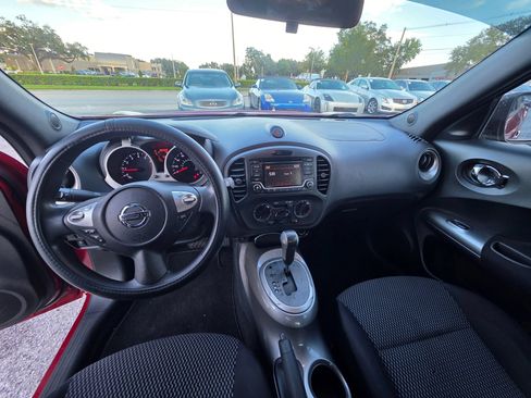 Used 2015 Nissan Juke S FWD image 10