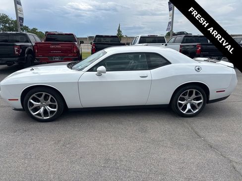 Used 2016 Dodge Challenger SXT Plus RWD image 7