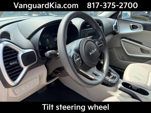 Certified 2025 Kia Soul LX w/ LX Technology Package FWD image 14