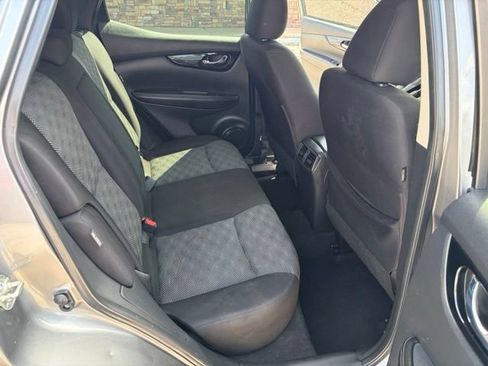 Used 2021 Nissan Rogue Sport SV FWD image 32