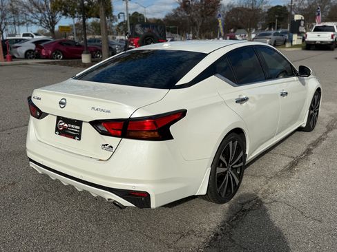 Used 2019 Nissan Altima 2.5 Platinum image 5