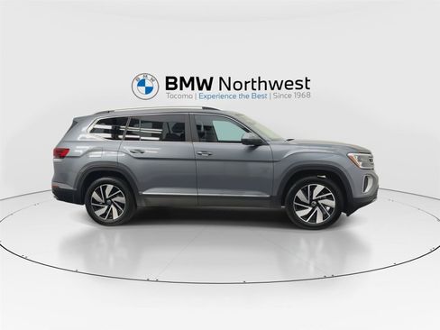 Used 2024 Volkswagen Atlas SEL AWD/4WD image 5