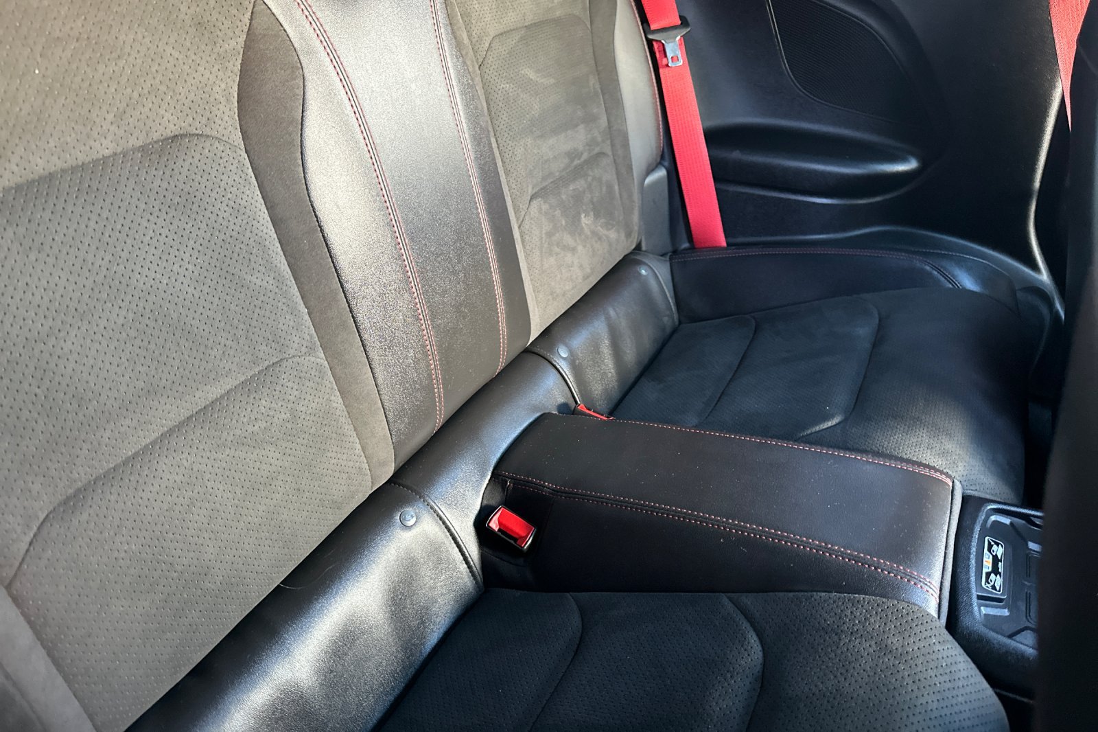 Used 2021 Chevrolet Camaro ZL1 RWD image 17