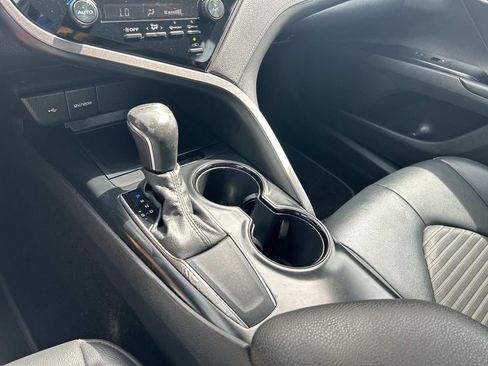 Used 2020 Toyota Camry SE image 22