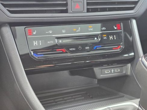 New 2026 Volkswagen Jetta SE FWD image 28