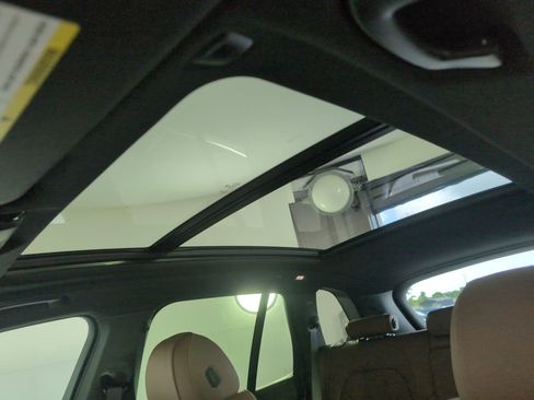 Used 2026 BMW X5 sDrive40i w/ Premium Package image 12