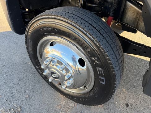 Used 2015 Ford F550 2WD Regular Cab Super Duty image 19