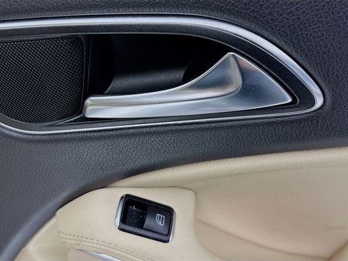 Used 2018 Mercedes-Benz GLA 250 image 29