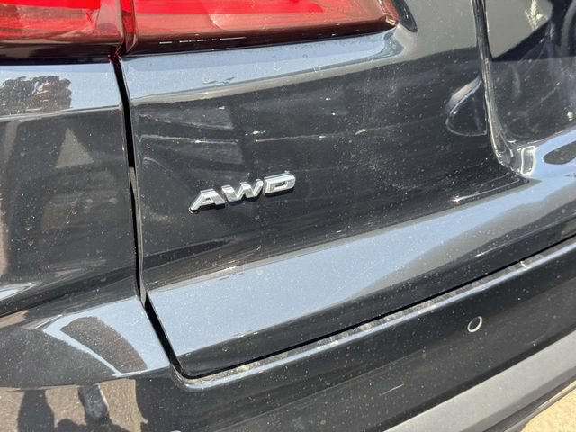 Used 2024 Cadillac XT4 Premium Luxury AWD/4WD image 14