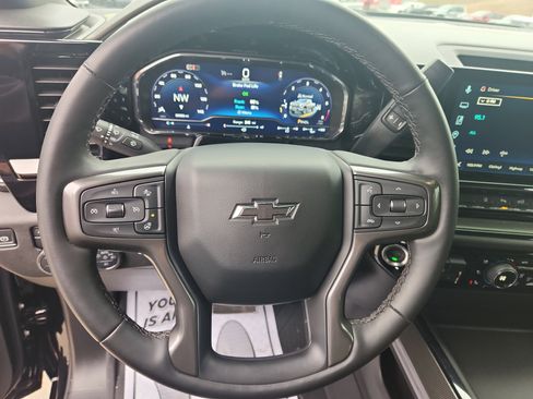 Used 2025 Chevrolet Silverado 2500 ZR2 image 28