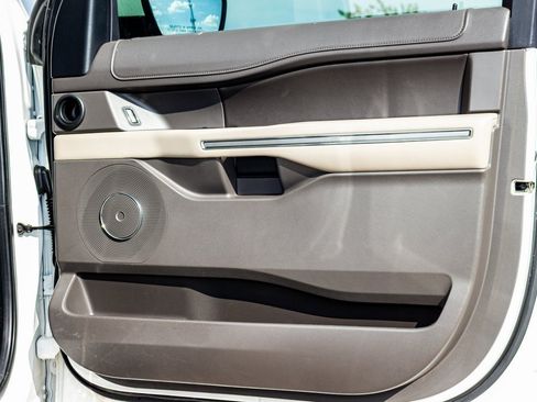 Used 2021 Ford Expedition XLT image 23