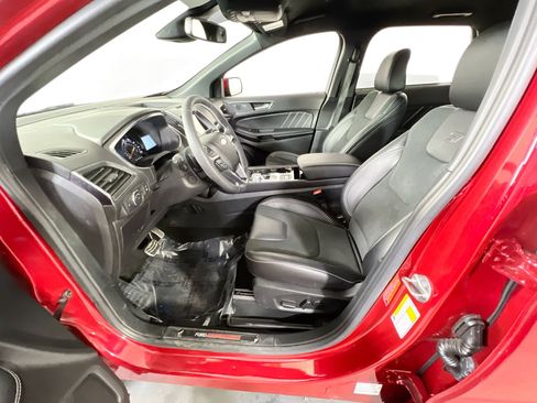 Used 2020 Ford Edge ST w/ Cold Weather Package AWD/4WD image 21
