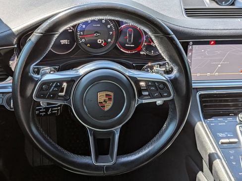 Used 2020 Porsche Panamera RWD image 32