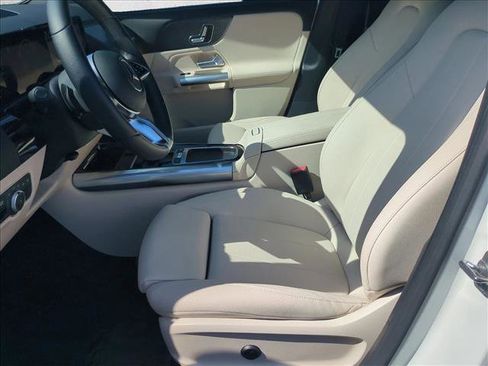 Used 2025 Mercedes-Benz GLA 250 image 16