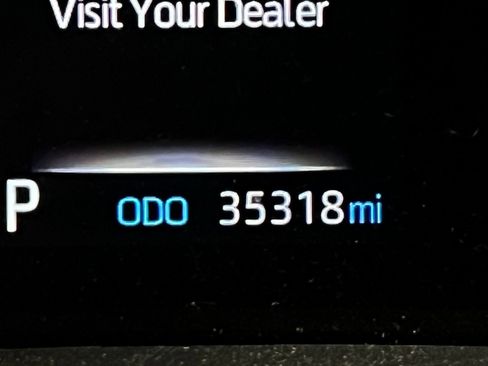 Used 2021 Toyota Sienna XLE image 11