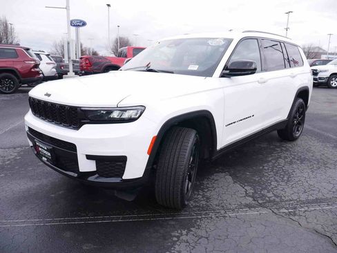 Certified 2024 Jeep Grand Cherokee L Laredo image 4