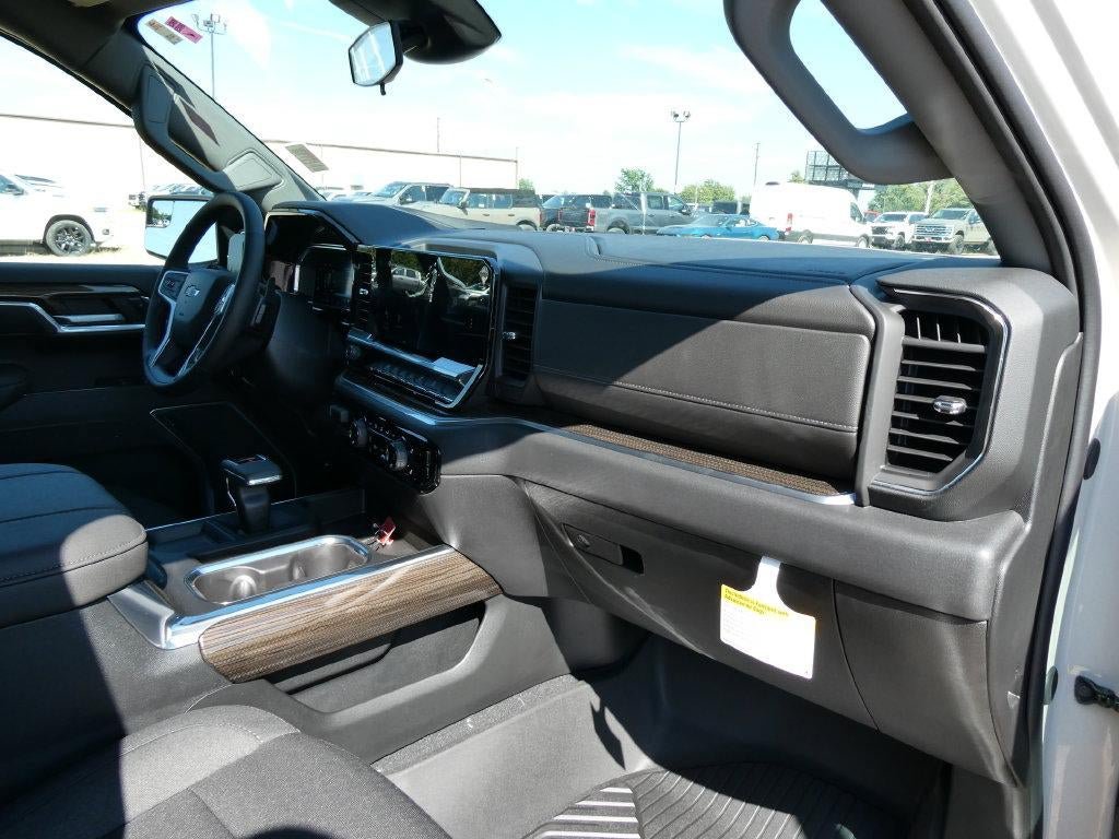 New 2026 Chevrolet Silverado 1500 RST AWD/4WD image 16